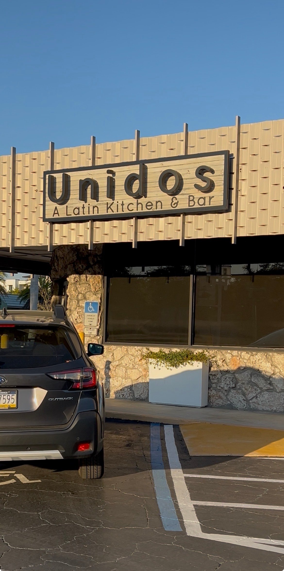 UNIDOS LATIN KITCHEN & BAR