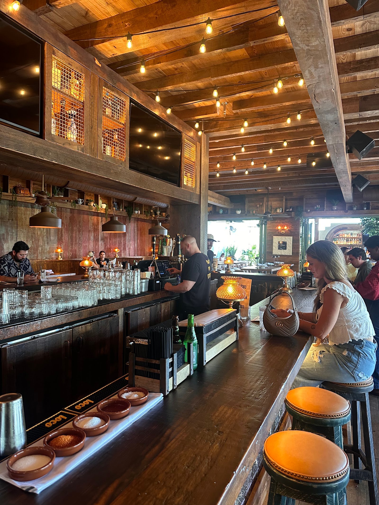 LOCO TAQUERIA & OYSTER BAR