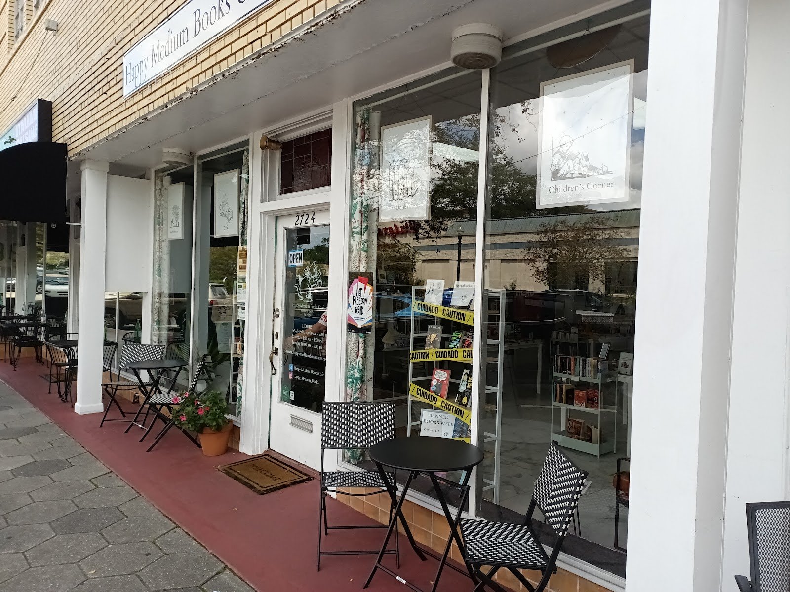 HAPPY MEDIUM BOOKS CAFE