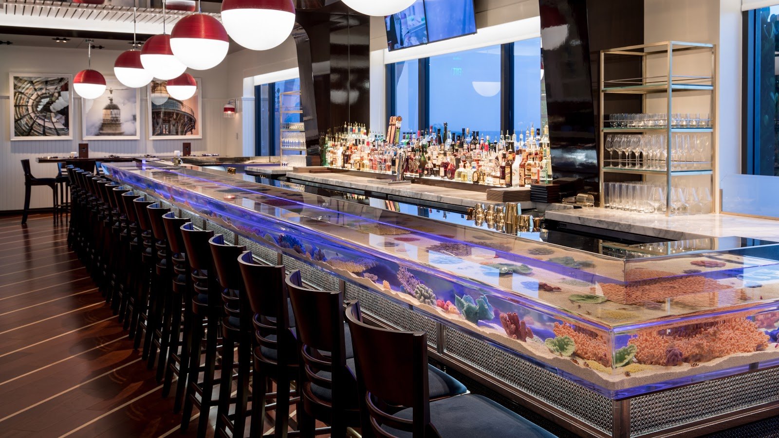 SEAFOOD BAR