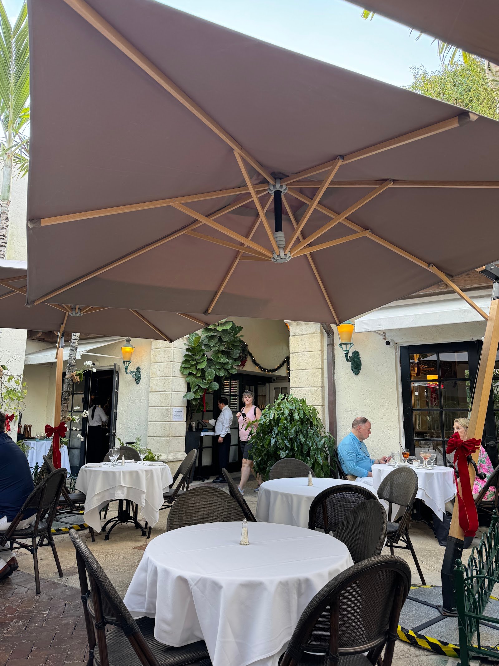 CAFÉ FLORA