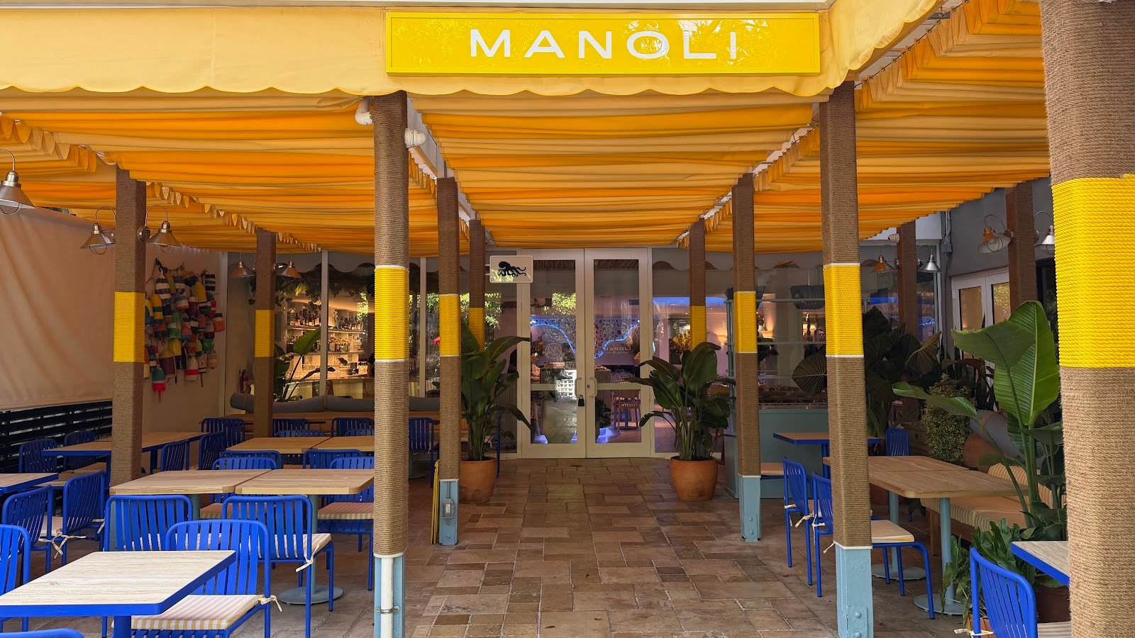 MANOLI