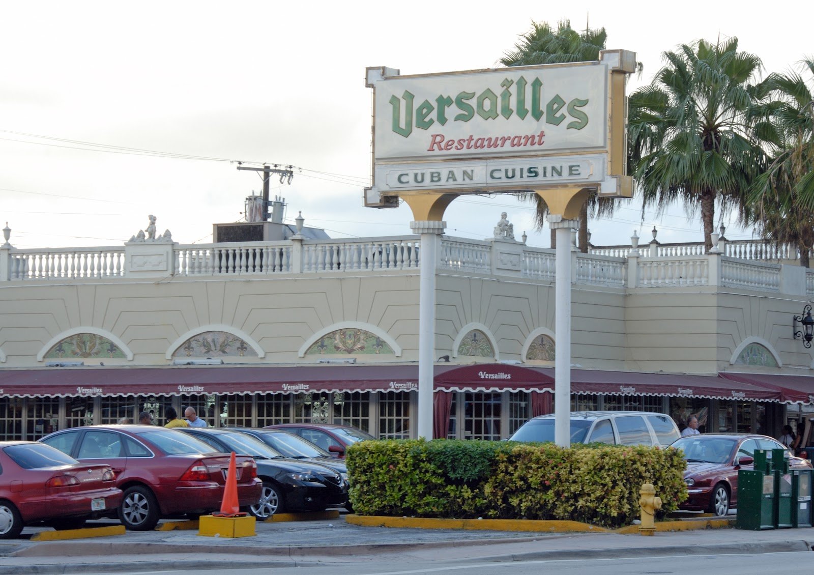 VERSAILLES RESTAURANT