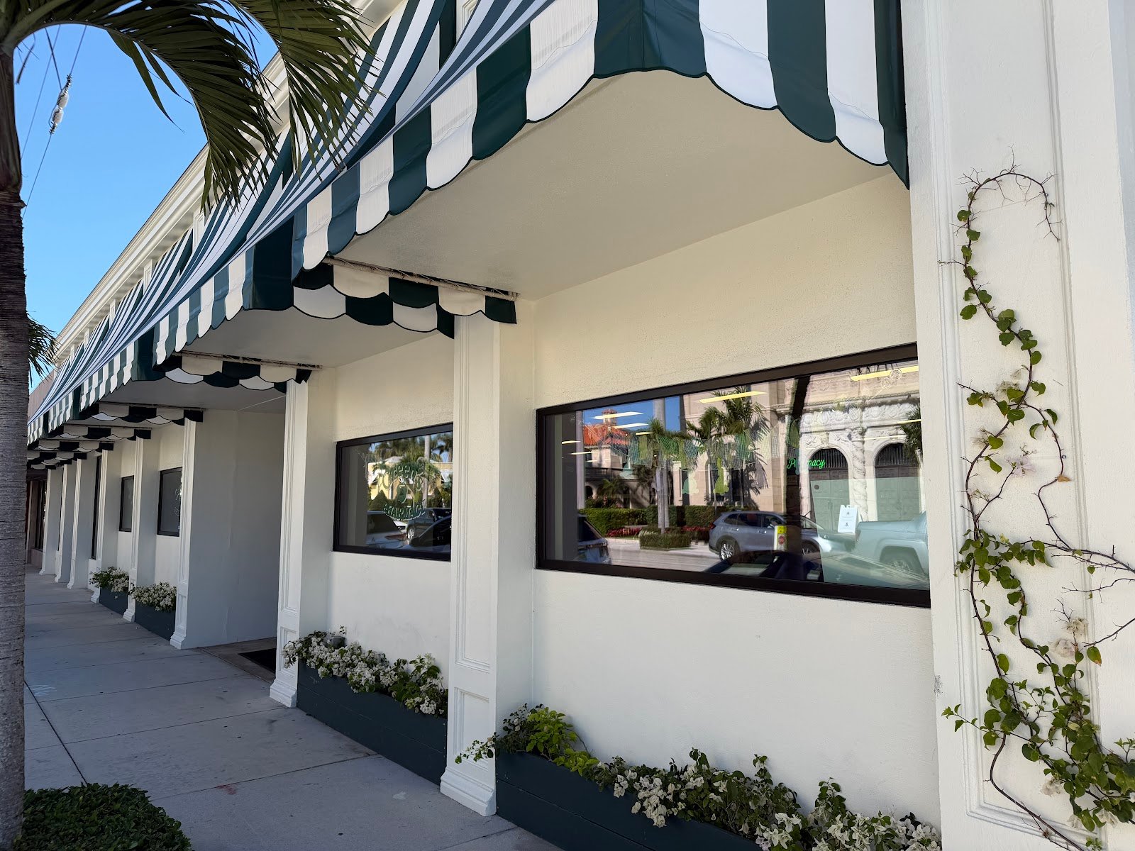 GREEN'S PHARMACY LUNCHEONETTE