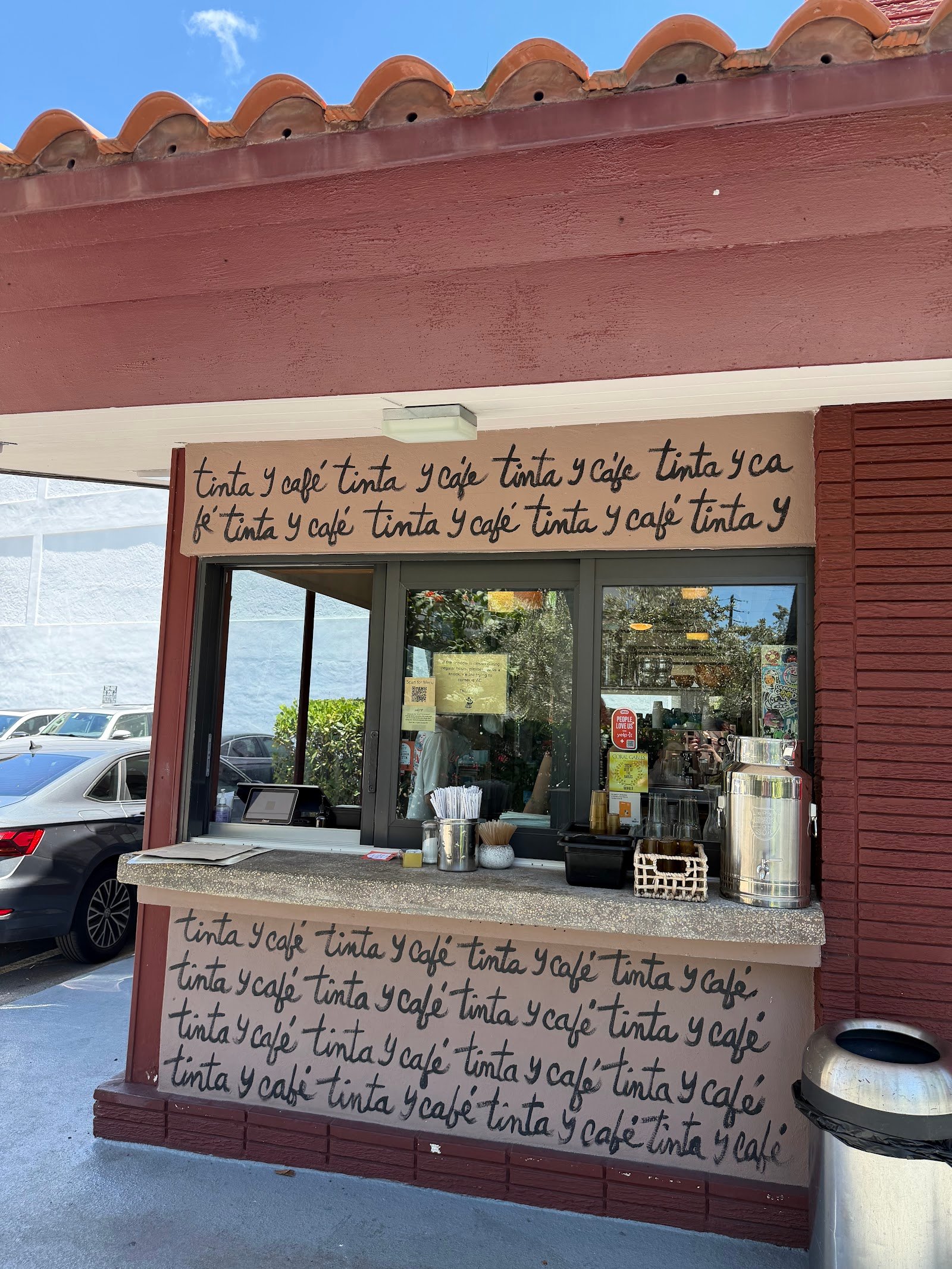TINTA Y CAFE