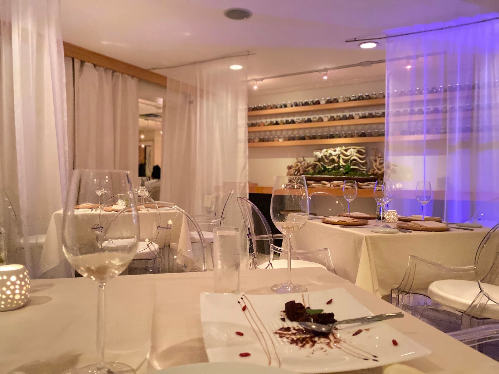 RESTAURANT BT