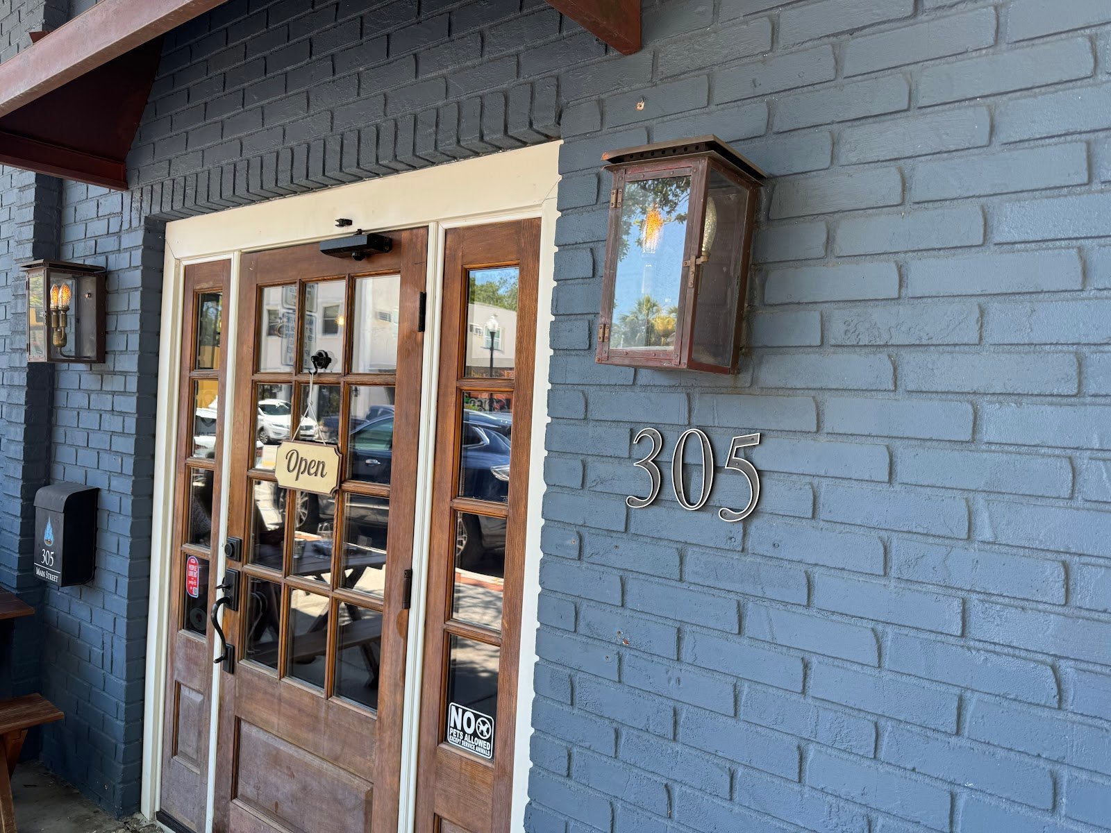 THE TIDES MARKET
