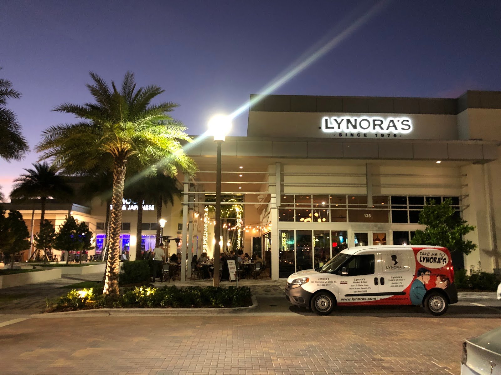 LYNORA'S ITALIAN RESTAURANT