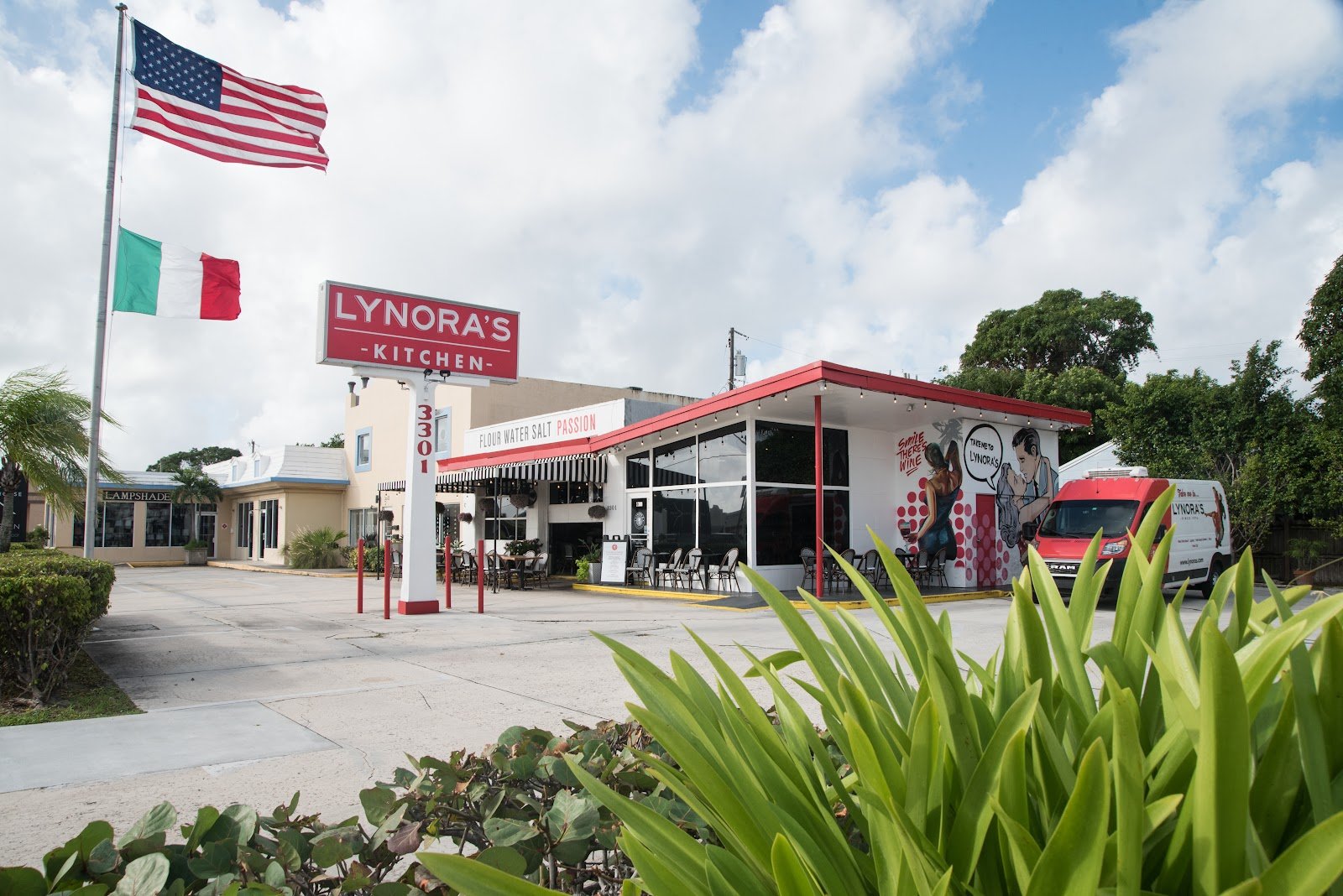 LYNORA'S ITALIAN KITCHEN