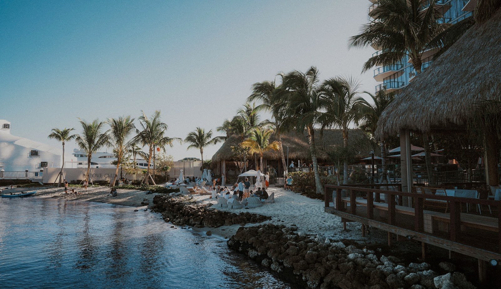 THE COVE CLUB
