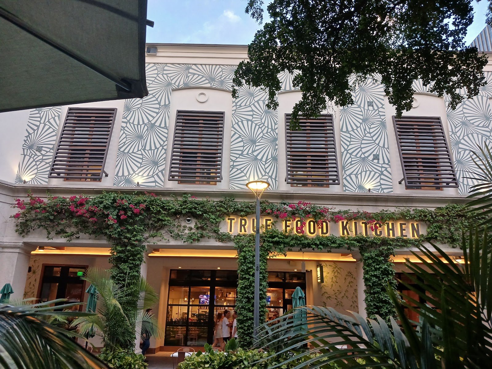 TRUE FOOD KITCHEN