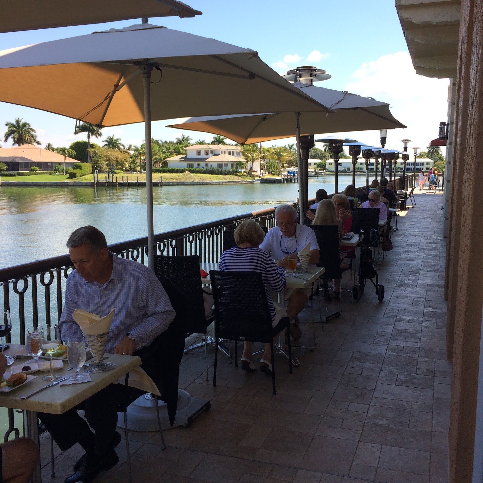 M WATERFRONT GRILLE